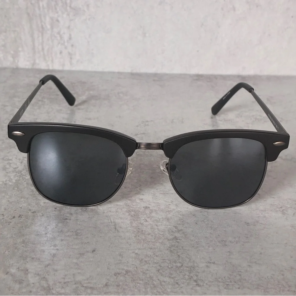 Kenneth Cole Reaction KC1330 02X Black Sunglasses 50-21-150